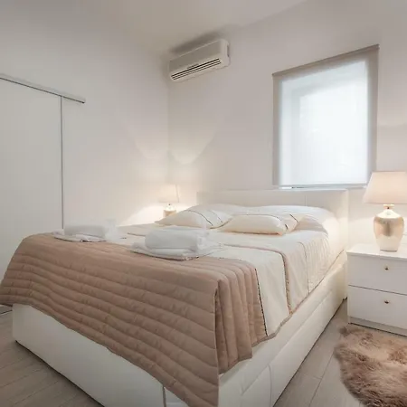 Modern Pjero Apartment *