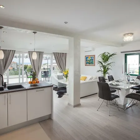 Modern Pjero Apartment *