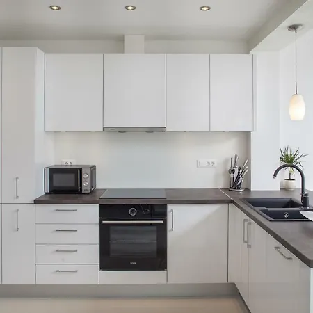 Modern Pjero Appartement Makarska