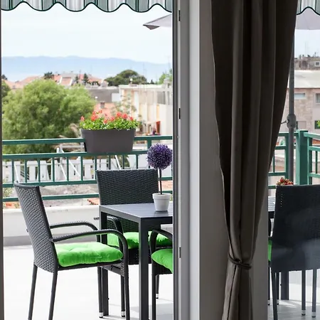 Modern Pjero Apartman Makarska