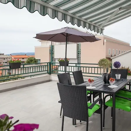 Modern Pjero Apartman *
