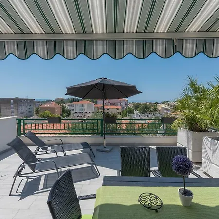 Modern Pjero Apartamento